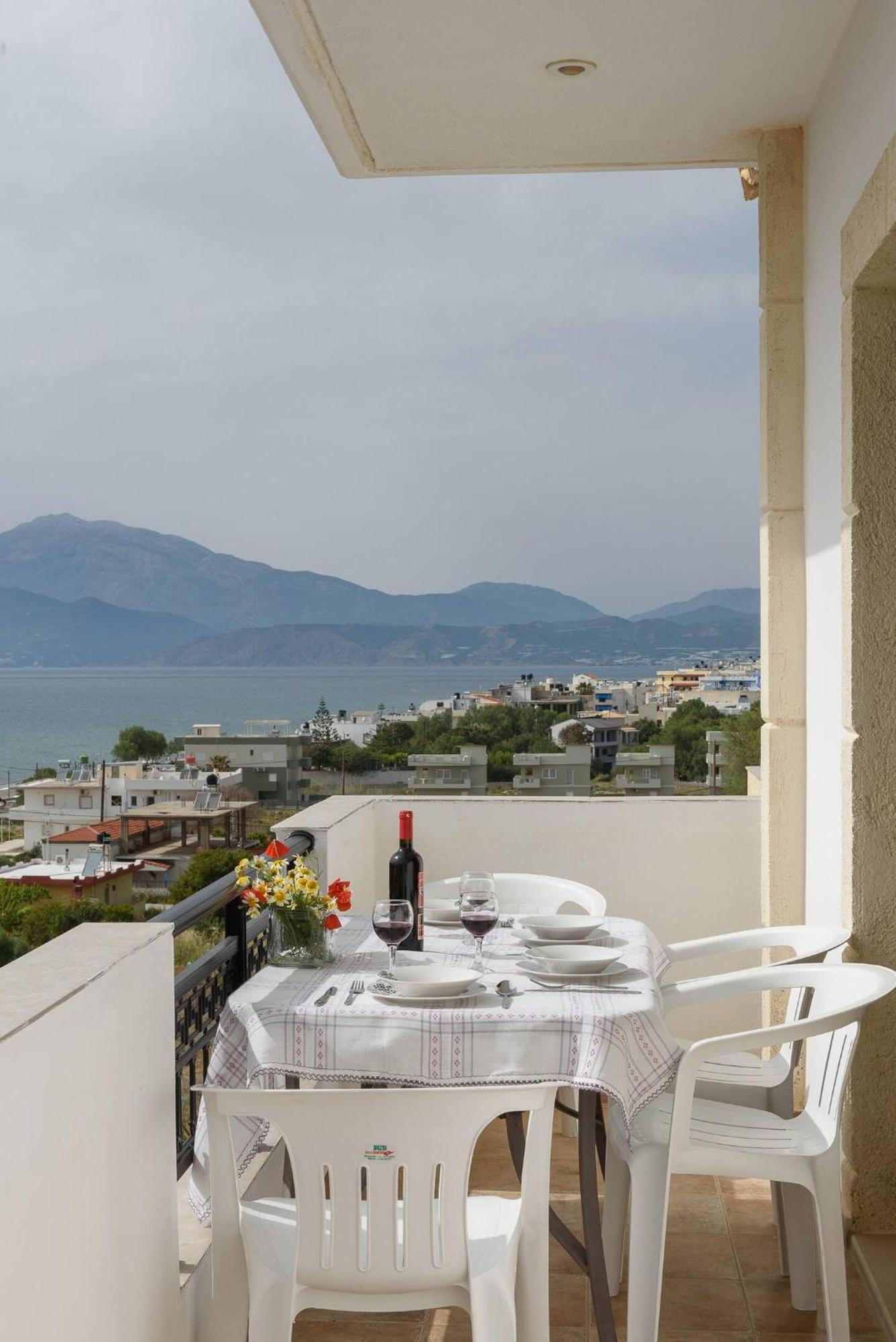 Sofia Apartment, With Sea & Mountain View Kalamaki  Buitenkant foto