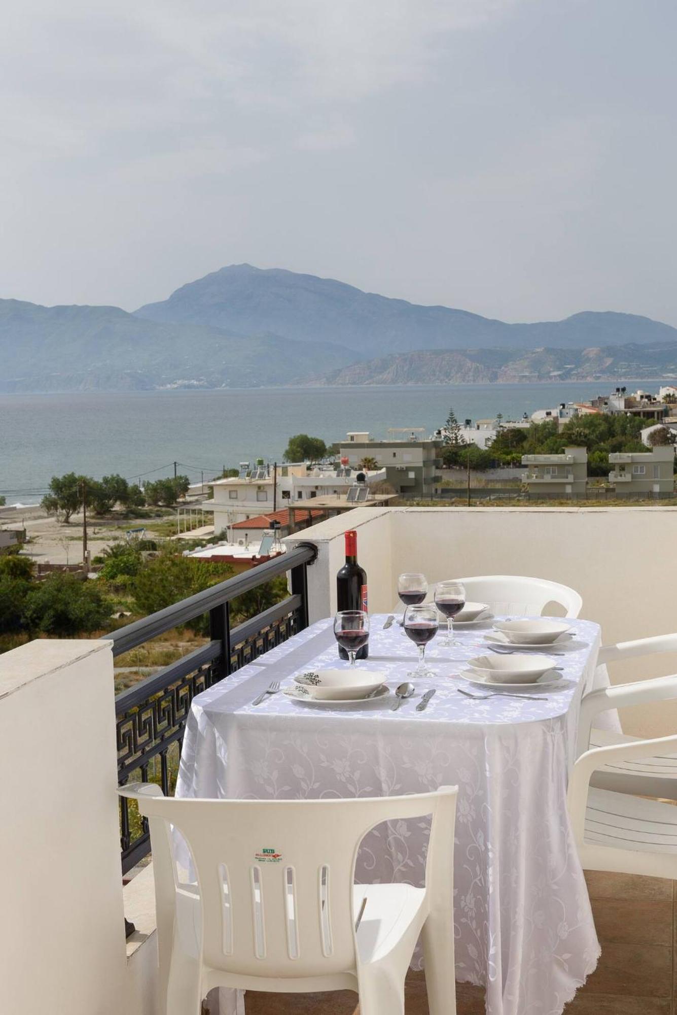 Sofia Apartment, With Sea & Mountain View Kalamaki  Buitenkant foto
